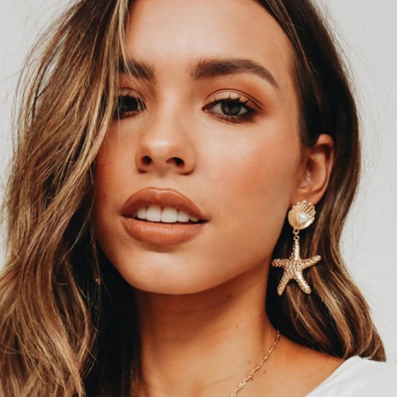 Gold Sea Shell + Starfish Drop Earrings - Picture 3 of 5